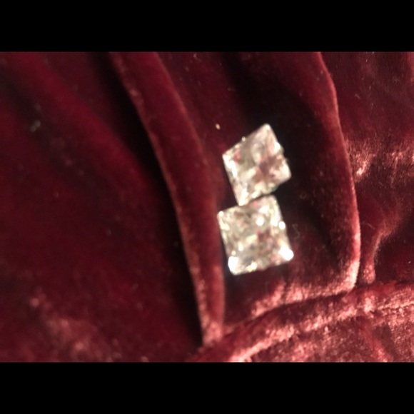 5 pairs of Earrings - Picture 4 of 8